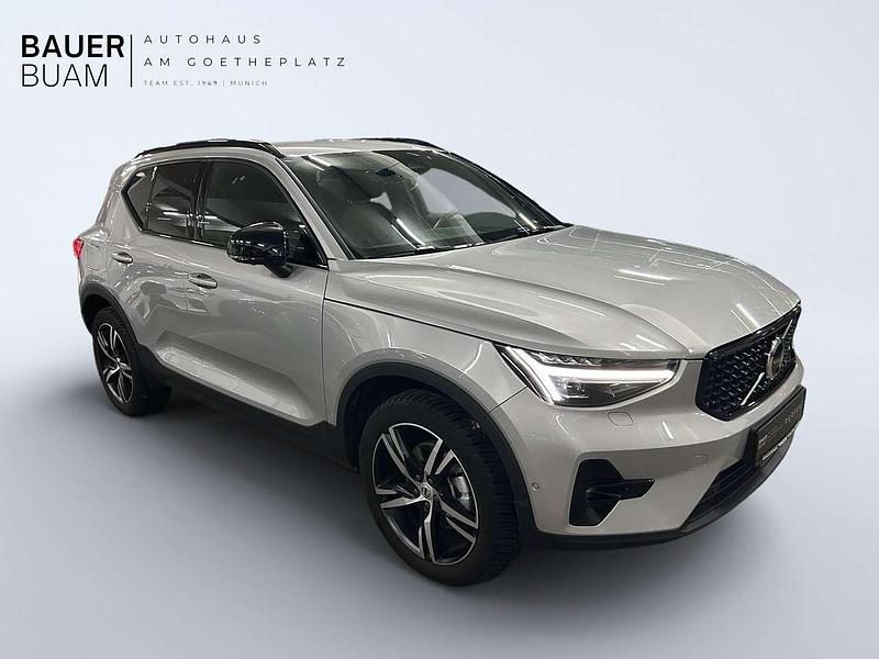 Gebraucht Volvo XC40 Plus 163 PS (119 kW) 2025 Silver dawn / metallic SUV