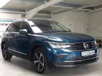 Gebraucht VW Tiguan United 150 PS (110 kW) 2021 Blau SUV