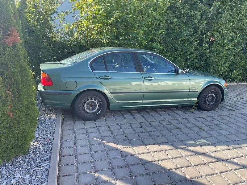 Grün Gebraucht 1998 BMW 320 Limousine | 2.000 € (Superpreis) - Bild 1/4