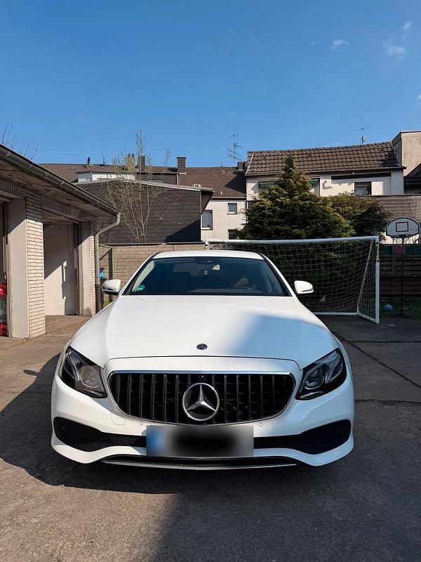Gebraucht Mercedes E200 150 PS (110 kW) 2017 Weiß Limousine
