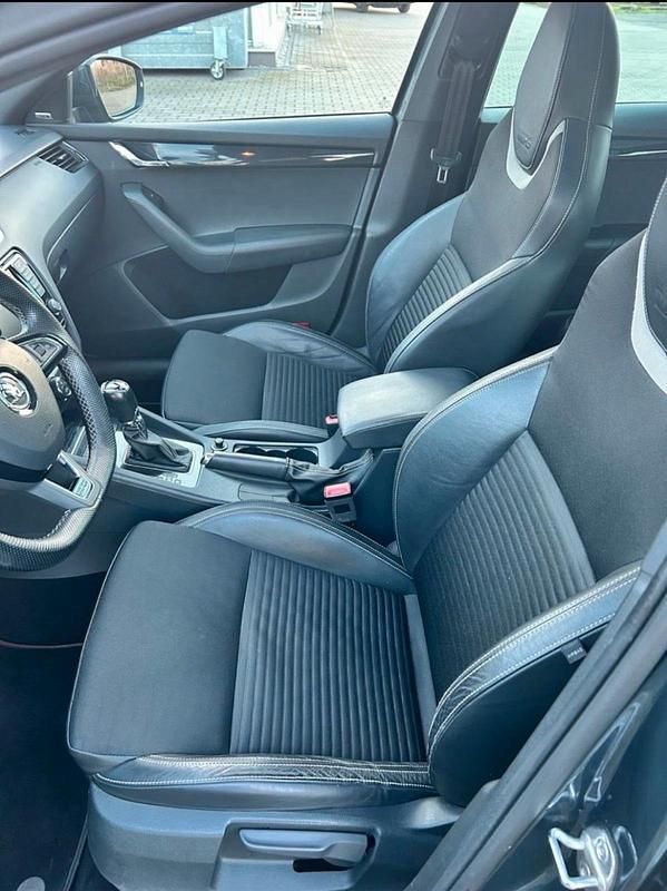 Gebraucht Skoda Octavia vRS 184 PS (135 kW) 2015 Grau Kleinwagen