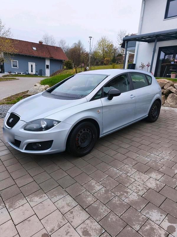 Second-hand Seat Leon 125 CP (91 kW) 2011 Argintiu Hatchback