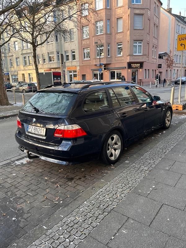 Gebraucht BMW 525 177 PS (130 kW) 2005 Blau Kombi