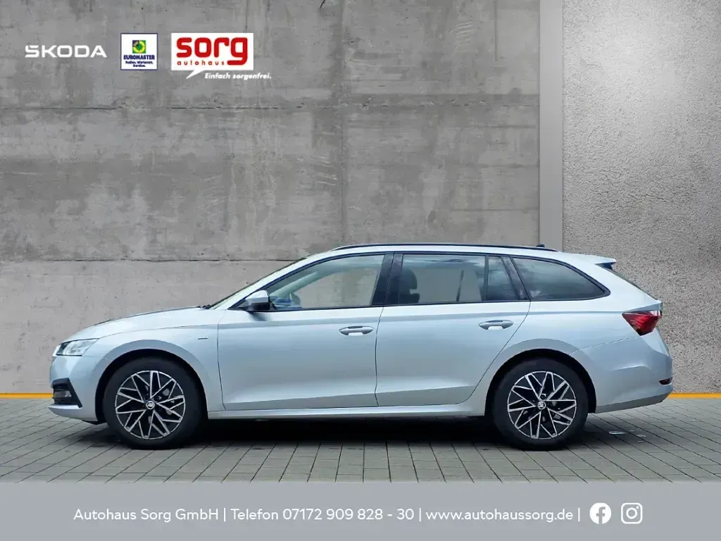 Gebraucht Skoda Octavia Ambition 150 PS (110 kW) 2022 Brillantsilber metallic Kombi