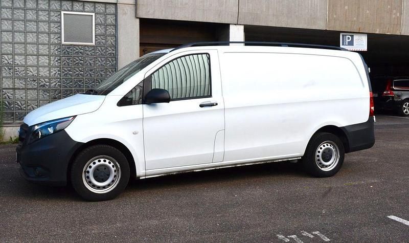 Weiß Gebraucht 2018 Mercedes Vito Van / Kleinbus | 22.950 € (Superpreis) - Bild 1/4
