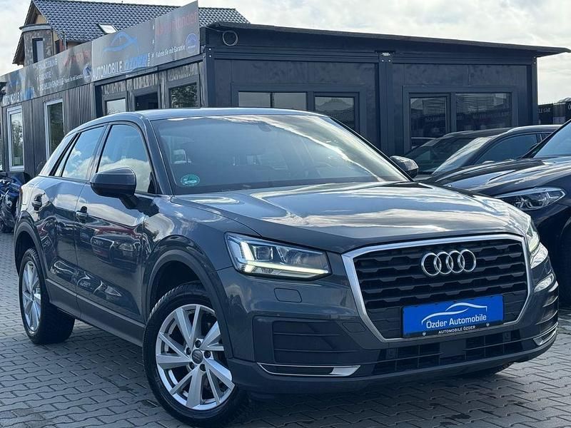 Grau Gebraucht 2019 Audi Q2 Basis SUV | 20.990 € (Fairer Preis) - Bild 1/4