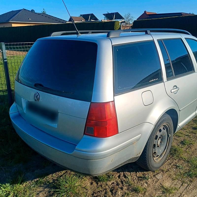 Usado VW Bora 101 HP (74 kW) 2000 Prateado Carrinha