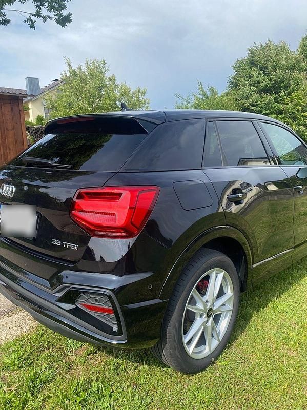 Gebraucht Audi Q2 S-Line 150 PS (110 kW) 2024 Schwarz SUV