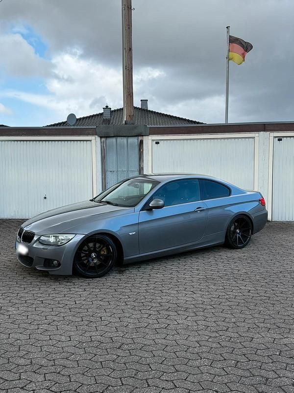 Gebraucht BMW 325 Performance 218 PS (160 kW) 2010 Grau Coupé