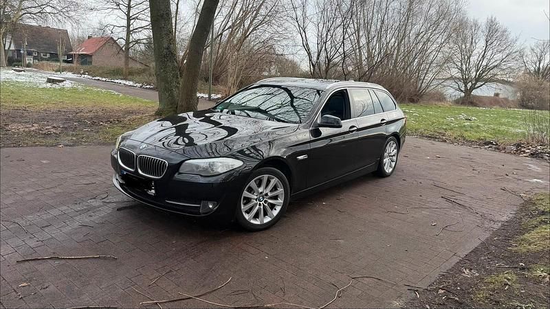 Gebraucht BMW 525 218 PS (160 kW) 2011 Schwarz Kombi
