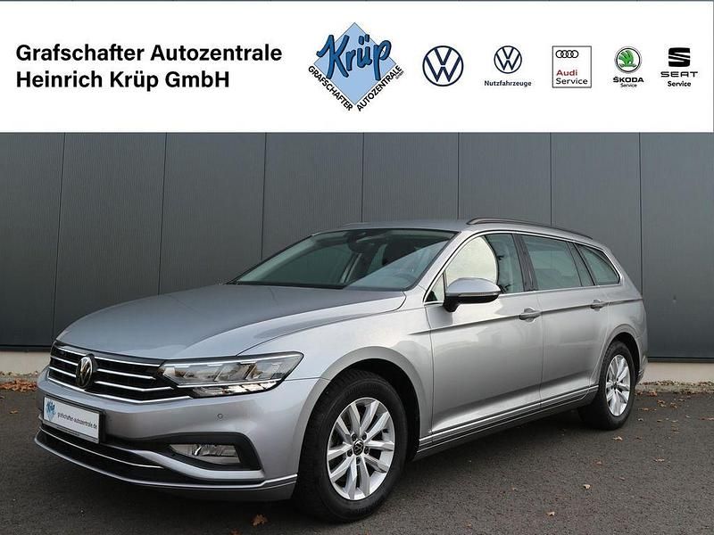 Silber Gebraucht 2022 VW Passat Business Kombi | 25.450 € (Fairer Preis) - Bild 1/3