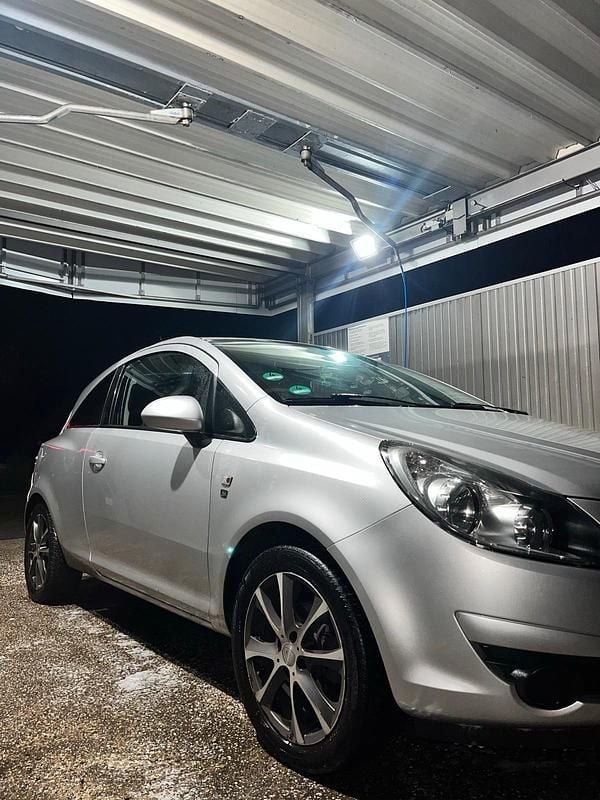 Grau Gebraucht 2009 Opel Corsa Kleinwagen | 3.000 € - Bild 1/4