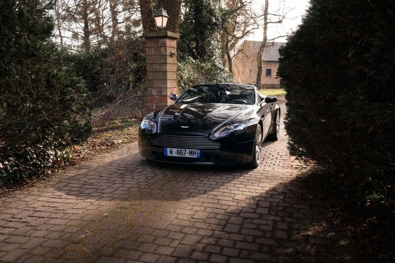 Schwarz Gebraucht 2007 Aston Martin V8 Vantage Coupé | 69.900 € - Bild 1/4