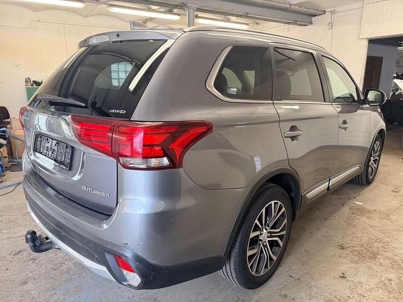 Gebraucht Mitsubishi Outlander Edition 150 PS (110 kW) 2018 Grau SUV