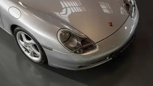 Usata Porsche 911 Carrera 301 CV (221 kW) 2001 Argento