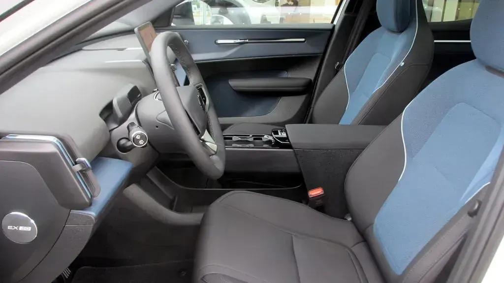 Neu Volvo EX30 Ultra 200 kW (272 PS) 2025 Weiß SUV