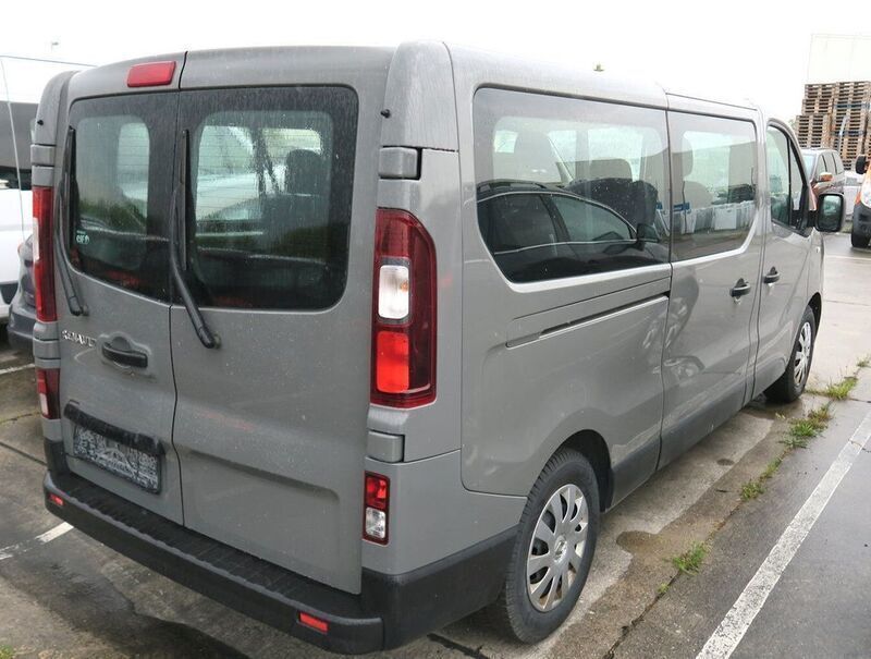 Grau Gebraucht 2017 Renault Trafic Van | 17.900 € (Etwas zu teuer) - Bild 1/4