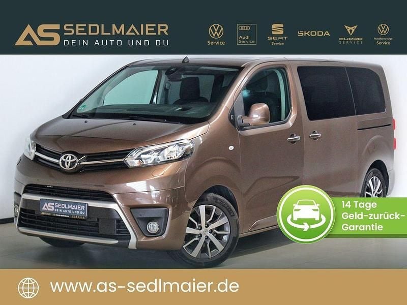 Brown rich oak Gebraucht 2019 Toyota Proace Verso Team Kombi | 21.900 € (Guter Preis) - Bild 1/4