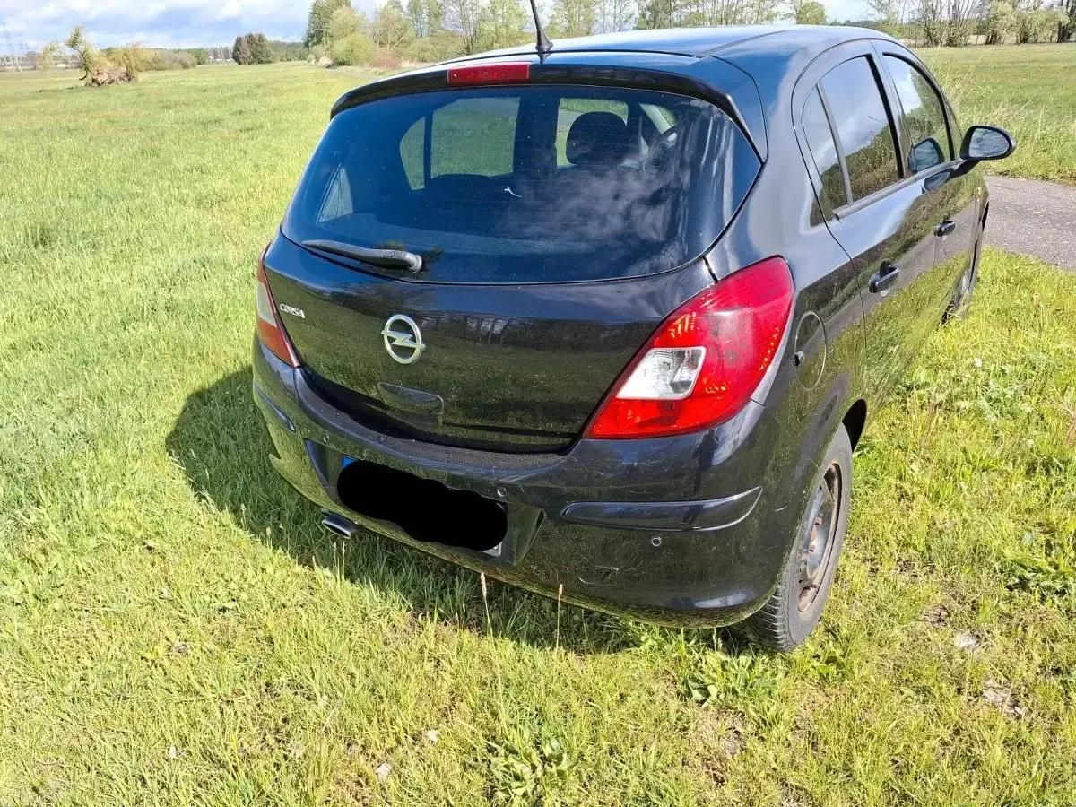 Gebraucht Opel Corsa Satellite 87 PS (63 kW) 2011 Schwarz Kleinwagen