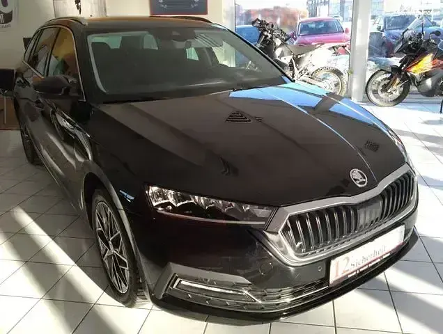 Gebraucht Skoda Octavia Style 150 PS (110 kW) 2024 Schwarzmagic perleffekt Kombi