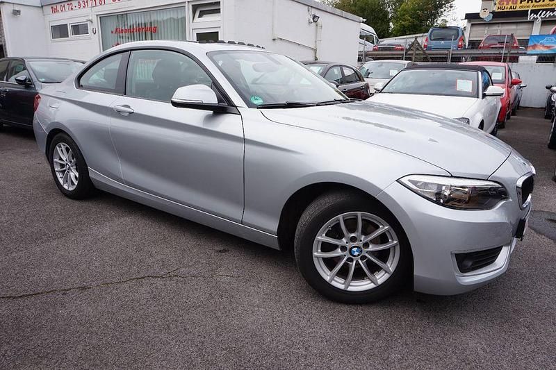 Silber Gebraucht 2014 BMW 218 Coupé | 15.990 € (Fairer Preis) - Bild 1/4