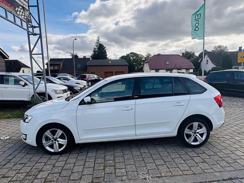 Gebraucht Skoda Rapid Joy 90 PS (66 kW) 2016 Weiß Limousine