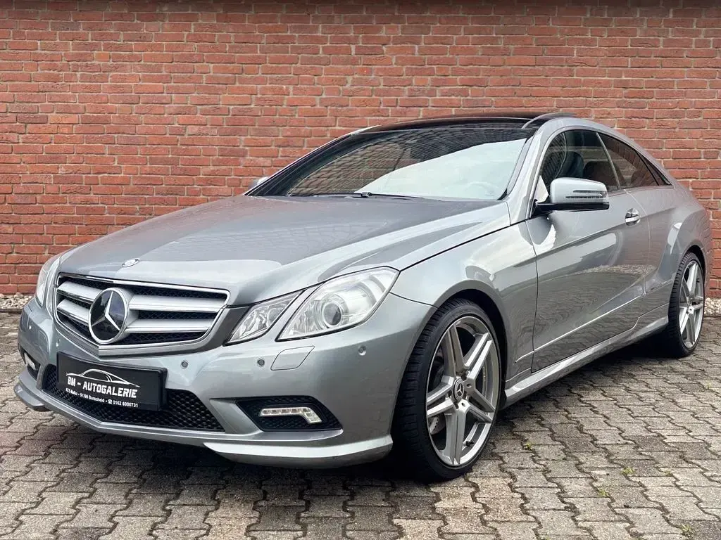 Gebraucht Mercedes E500 387 PS (284 kW) 2010 Silber Coupé