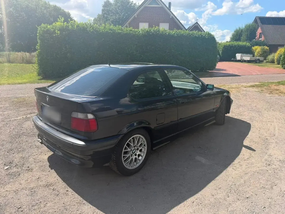 Gebraucht BMW 323 Sport Line 170 PS (125 kW) 1998 Schwarz Limousine