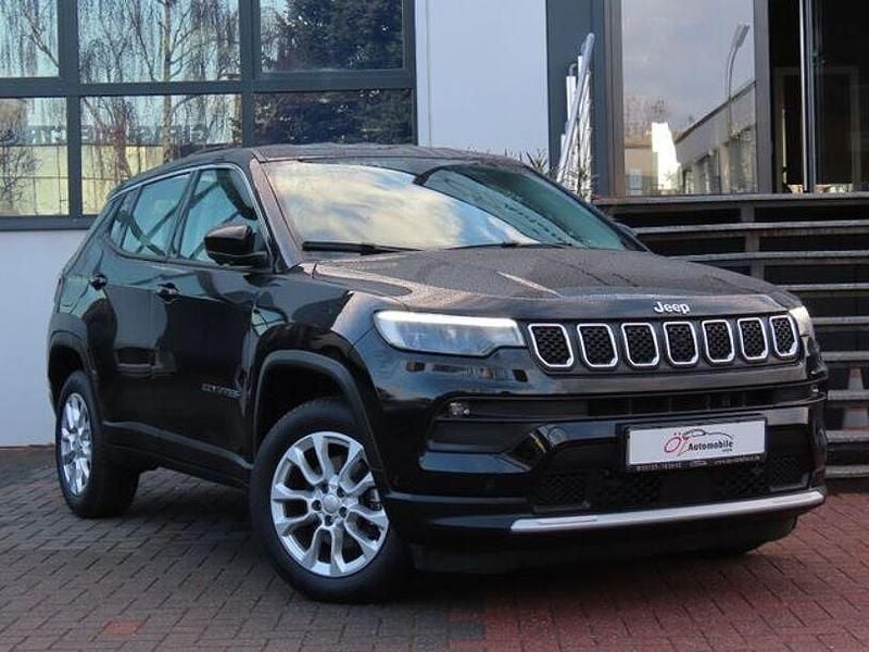 Gebraucht Jeep Compass 131 PS (96 kW) 2024 Schwarz SUV