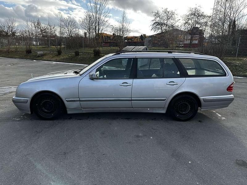 Second-hand Mercedes E200 Elegance 163 CP (119 kW) 2002 Break