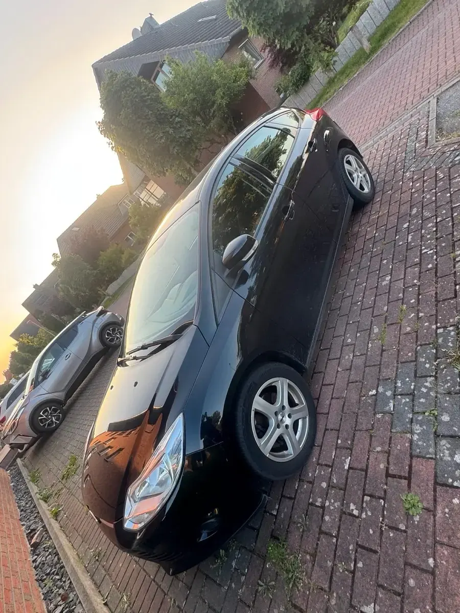 Gebraucht Ford Focus 110 PS (80 kW) 2014 Schwarz Limousine