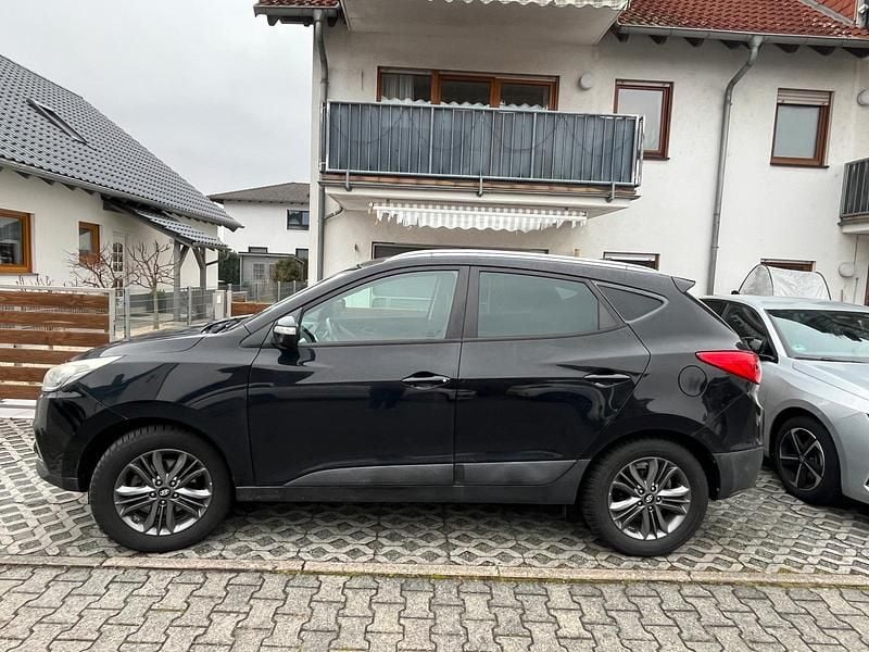 Schwarz Gebraucht 2014 Hyundai ix35 Edition SUV | 10.000 € (Etwas zu teuer) - Bild 1/4