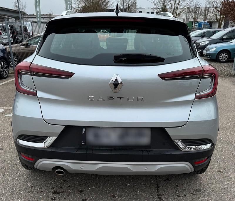 Używany Renault Captur 154 KM (113 kW) 2020 Srebrny SUV