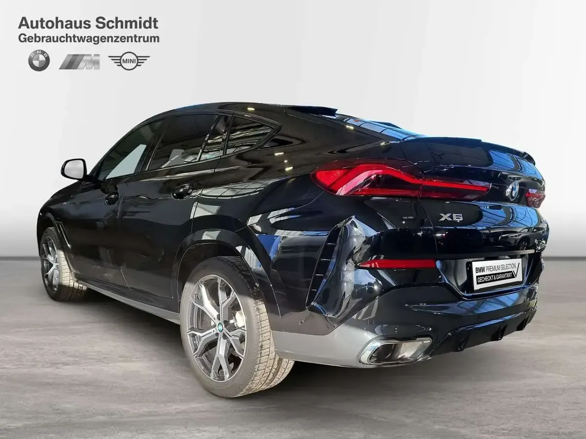 Gebraucht BMW X6 M Sport 340 PS (250 kW) 2024 Saphirschwarz (metallic) SUV