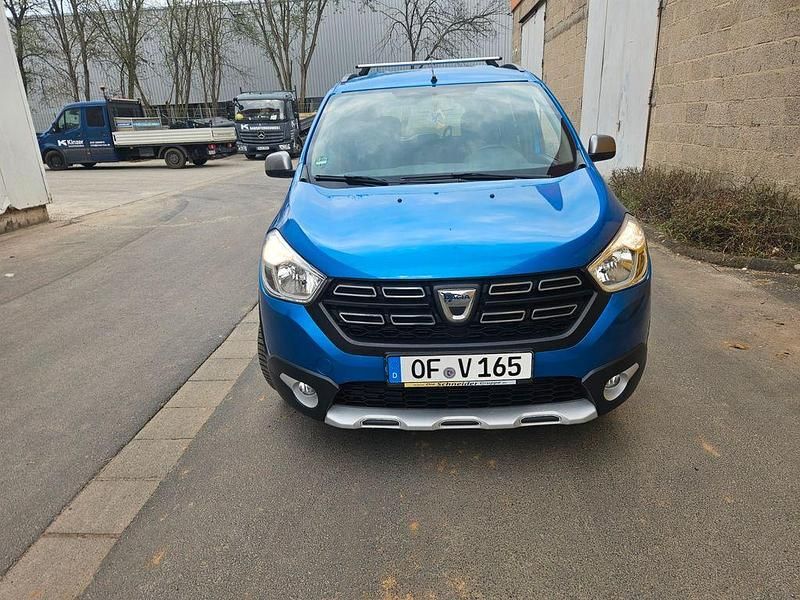 Gebraucht Dacia Lodgy Stepway 116 PS (85 kW) 2018 Blau Van / Kleinbus