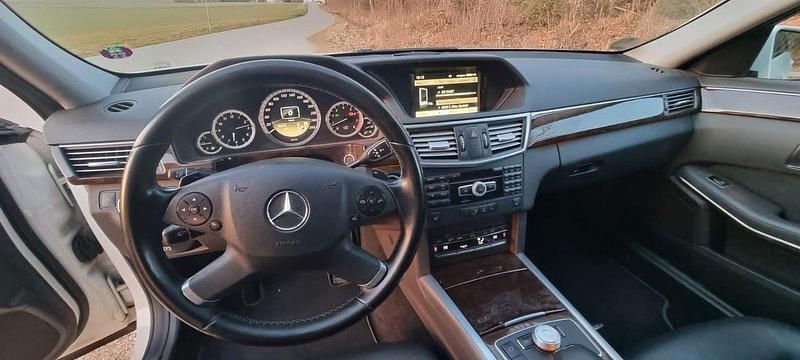 Gebraucht Mercedes 250 204 PS (150 kW) 2011 Weiß Limousine