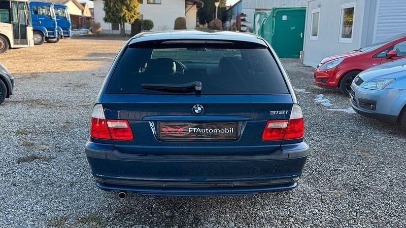 Gebraucht BMW 318 143 PS (105 kW) 2005 Blau Kombi