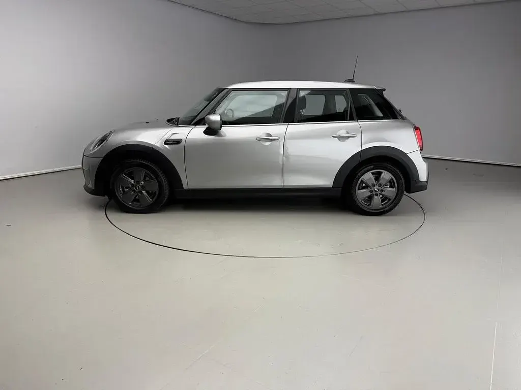 Używany Mini Cooper 136 KM (100 kW) 2023 Szary Hatchback