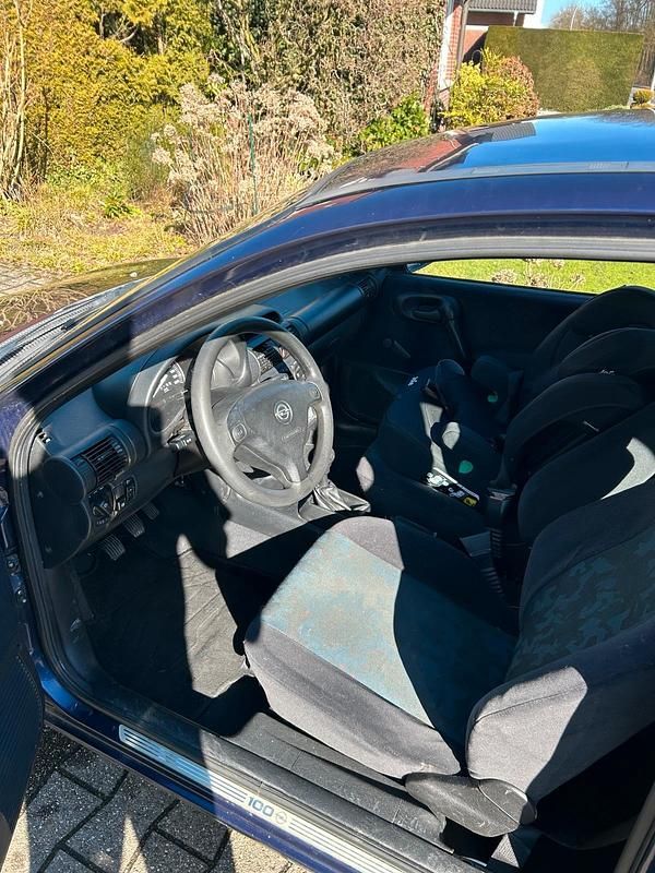 Gebraucht Opel Corsa 54 PS (39 kW) 1999 Blau Kleinwagen