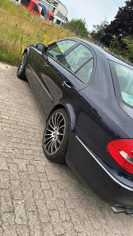 Gebraucht Mercedes E350 272 PS (200 kW) 2004 Limousine