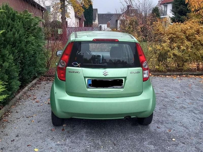 Usado Suzuki Splash Basic 86 HP (63 kW) 2009 Verde Citadino