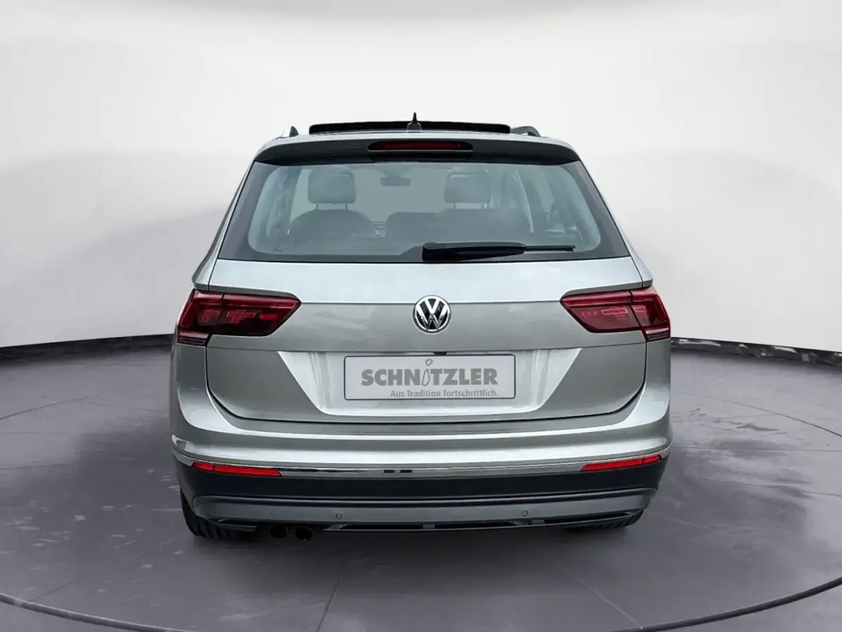 Gebraucht VW Tiguan Highline 190 PS (139 kW) 2020 Tungsten silver (metallic) SUV