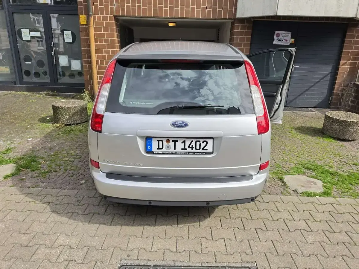 Gebraucht Ford Focus Trend 101 PS (74 kW) 2007 Kombi