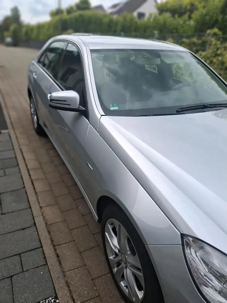 Gebraucht Mercedes E200 184 PS (135 kW) 2012 Silber Limousine