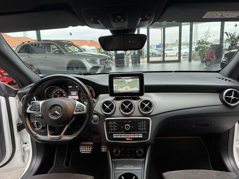 Gebraucht Mercedes CLA180 AMG line 122 PS (89 kW) 2019 Weiß Limousine