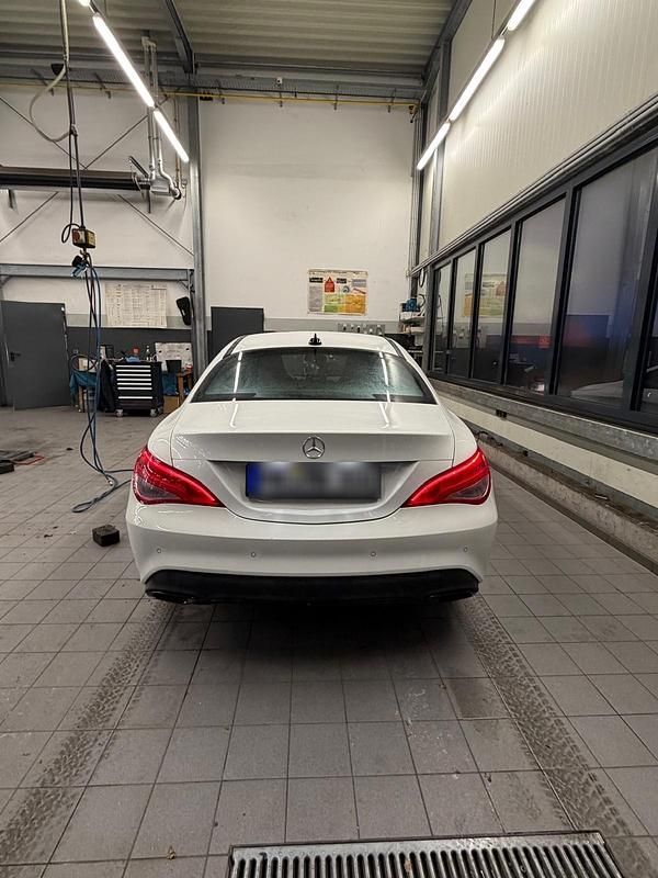 Gebraucht Mercedes CLA200 156 PS (114 kW) 2016 Weiß Coupé