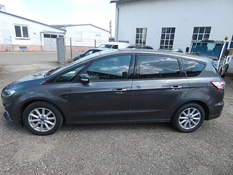 Gebraucht Ford S-MAX Trend 150 PS (110 kW) 2022 Magneticgrau (metallic) Van / Kleinbus