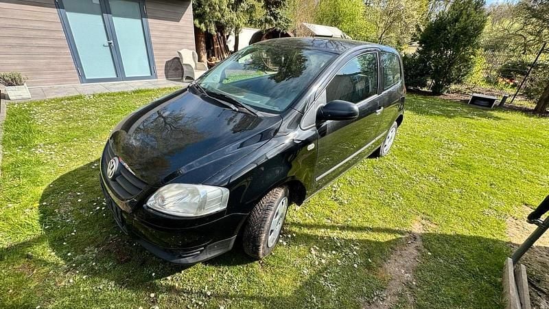 Gebraucht VW Fox 54 PS (39 kW) 2007 Schwarz Kleinwagen