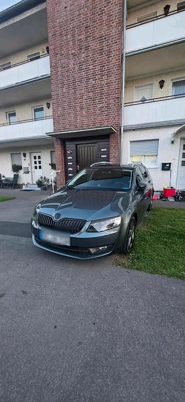 Grau Gebraucht 2016 Skoda Octavia Limousine | 7.000 € (Guter Preis) - Bild 1/4