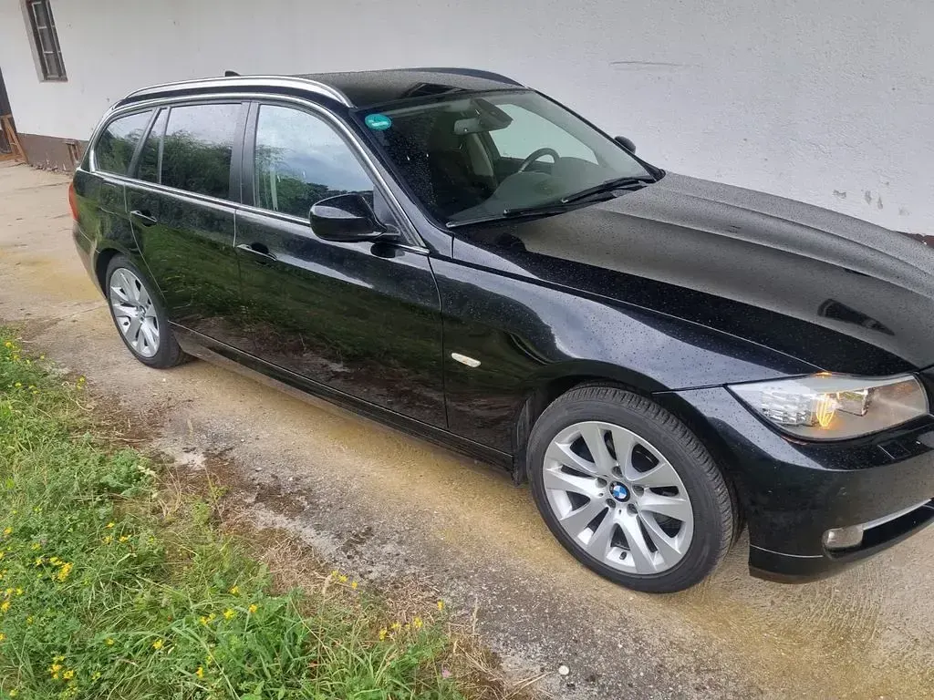 Gebraucht BMW 320 Lifestyle 170 PS (125 kW) 2010 Schwarz Kombi